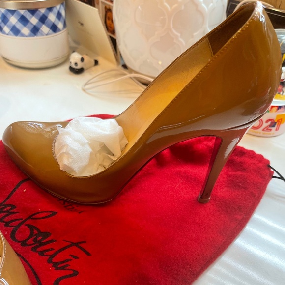 Heels - Picture 2 of 2